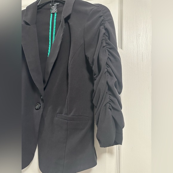 Stoosh women's black blazer 3/4 ruched sleeves stretchy fabric size M - Picture 3 of 9
